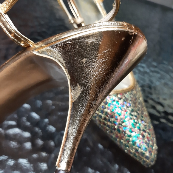3 ร$30 Party heels - golden sparkling sandals - Picture 6 of 9